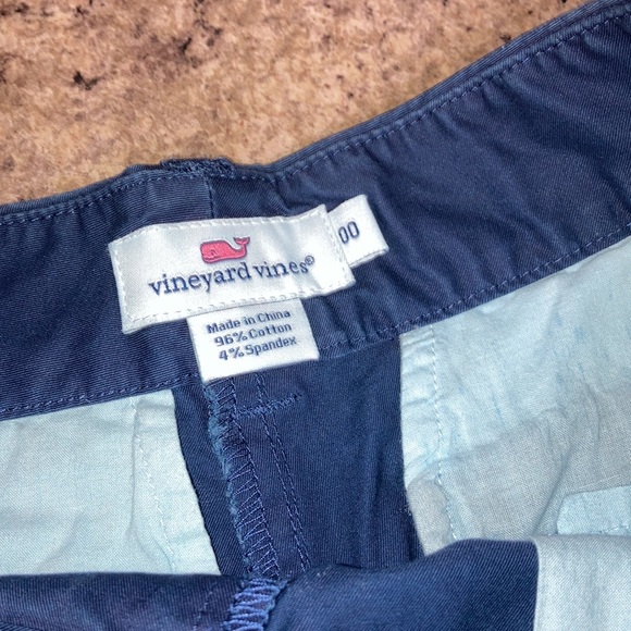 Vineyard Vines Shorts Size 00 - Picture 3 of 3